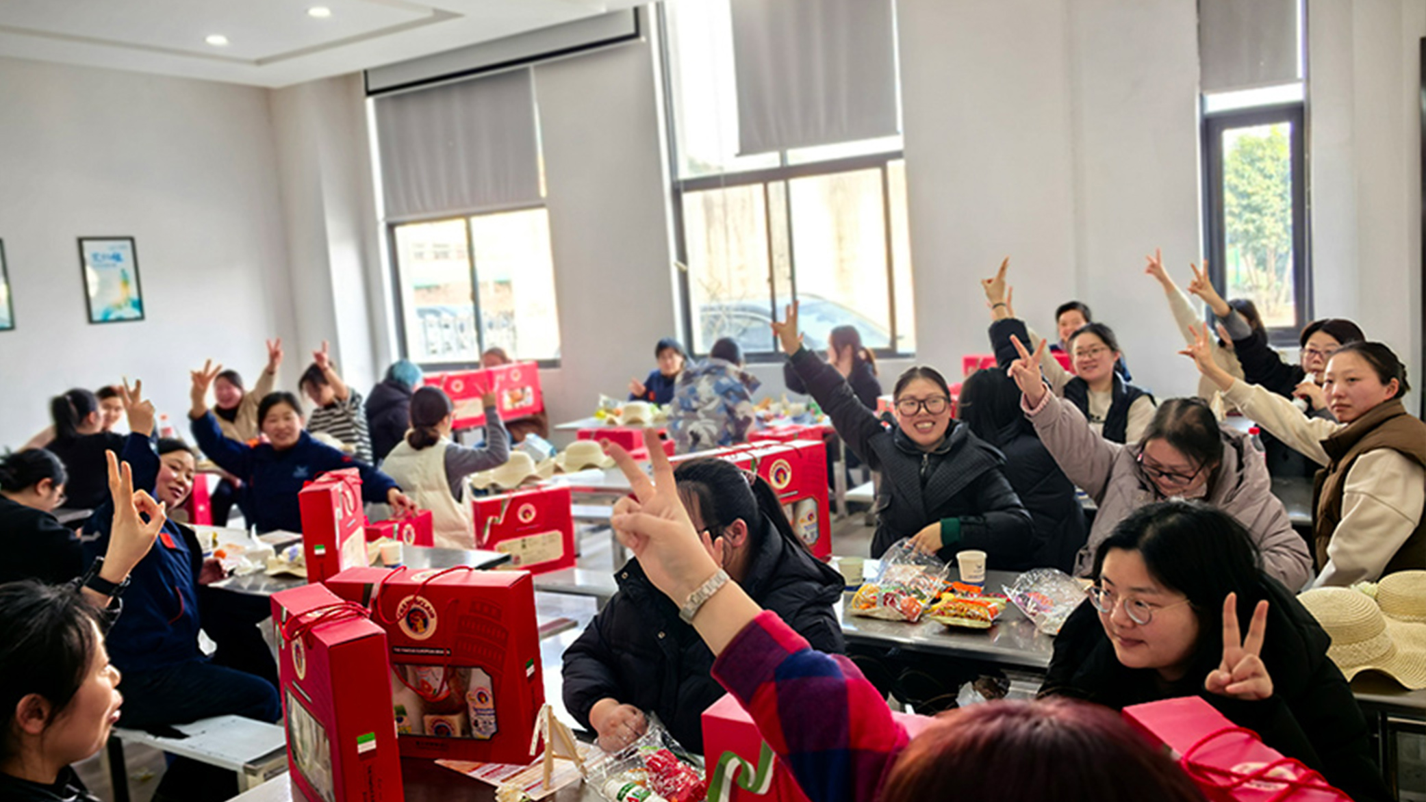 巾幗花爭艷，慶源展巧手——婦女節茶話會手工活動紀實